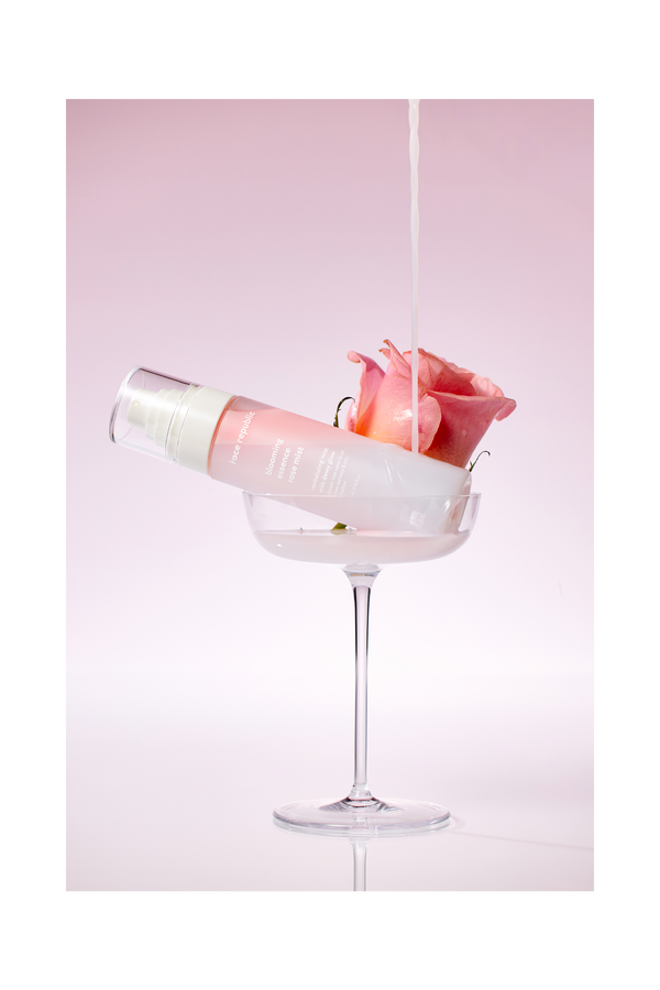 Face Republic Blooming Essence Rose Mist 100 ml - Feuchtigkeitsspendender 2-Phasen-Glow-Mist