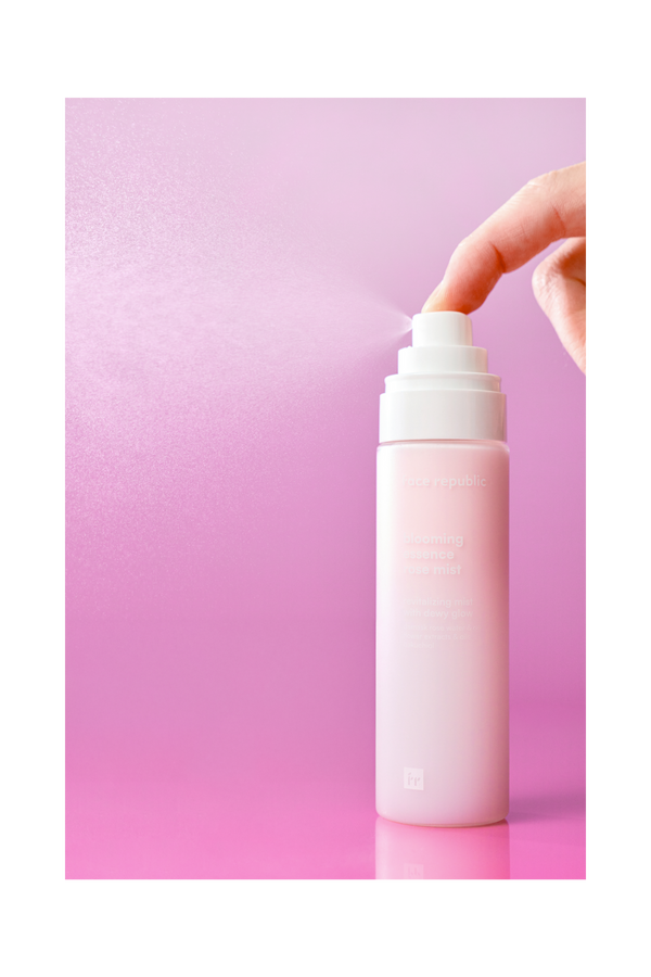 Face Republic Blooming Essence Rose Mist 100 ml - Feuchtigkeitsspendender 2-Phasen-Glow-Mist